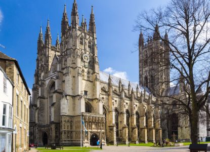 Esterno della Cattedrale di Canterbury nel tour storico