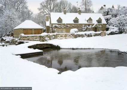 Il 26 dicembre visita la città natale di Shakespeare, Stratford-upon-Avon, con un affascinante tour a piedi