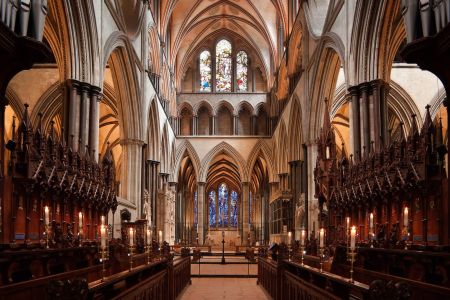 Splendida vista sulla navata centrale di Salisbury Cathedral