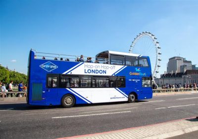 Autobus scoperto nei pressi del London Eye