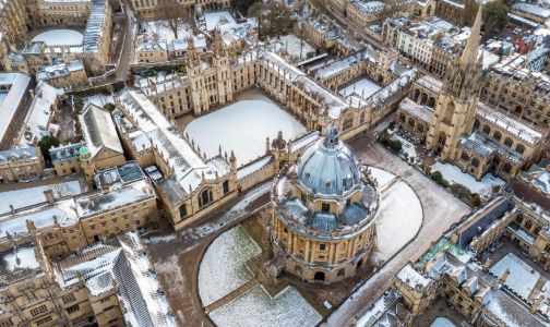 Il 26 dicembre visita Oxford, con un affascinante tour a piedi