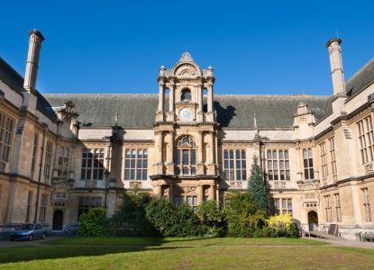 Esterno del college Tower ad Oxford